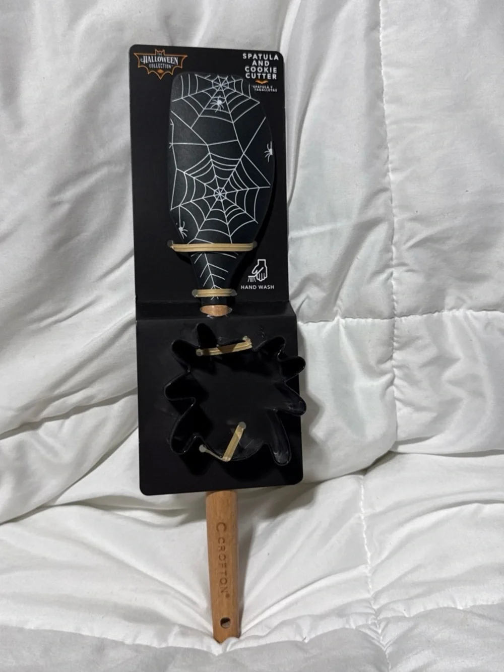NWT Crofton Halloween Spider Web Spatula and Cookie Cutter